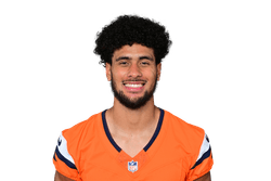Devaughn Vele headshot